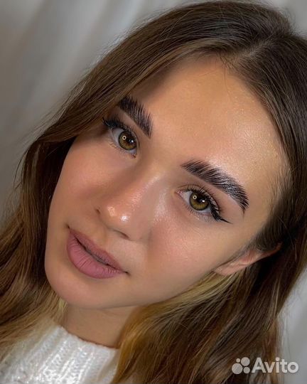 Мастер бровист