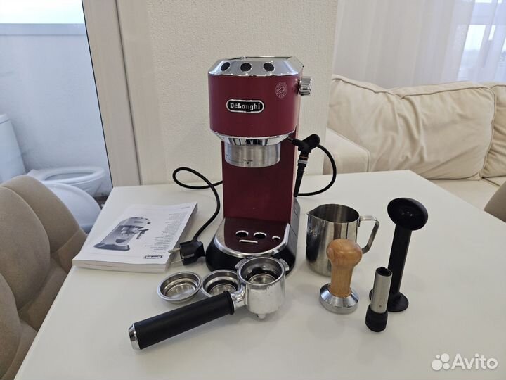 Кофеварка рожковая Delonghi EC 685