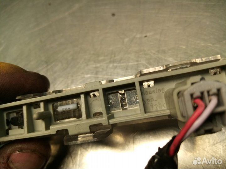 Стоп-сигнал задний Toyota Land Cruiser 200