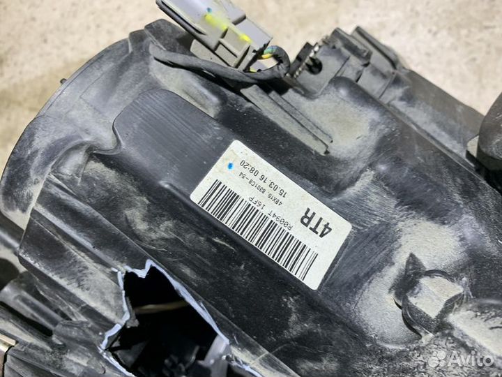 Фара Mitsubishi Outlander