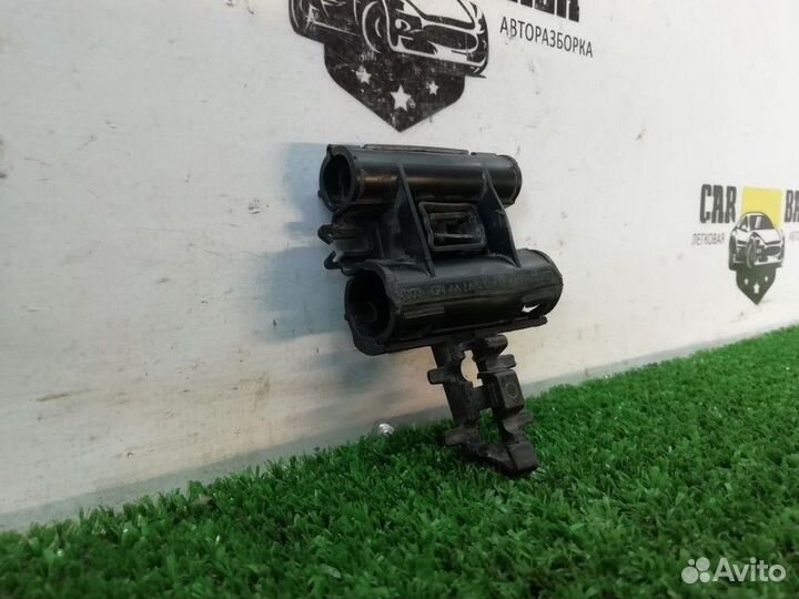 Крепление клеммы Jaguar F-Pace