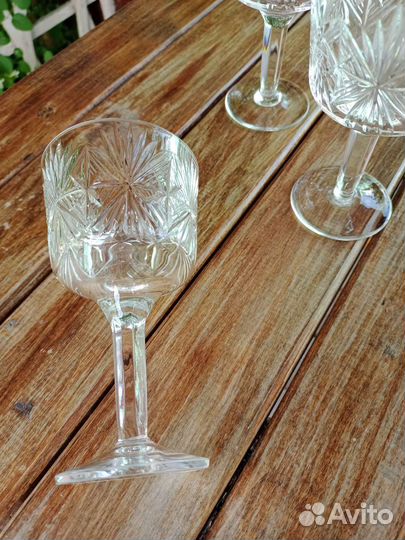 Бокалы из хрусталя