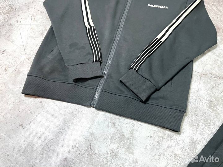 Спортивные костюмы Balenciaga