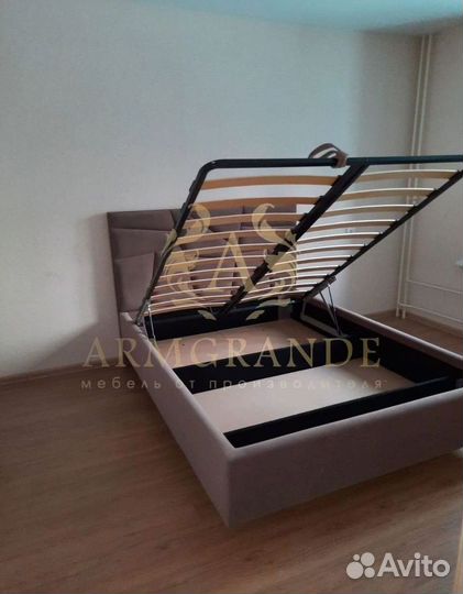 Кровать с мягким изголовьем в рассрочку