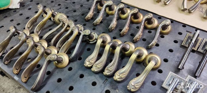 Дверные ручки