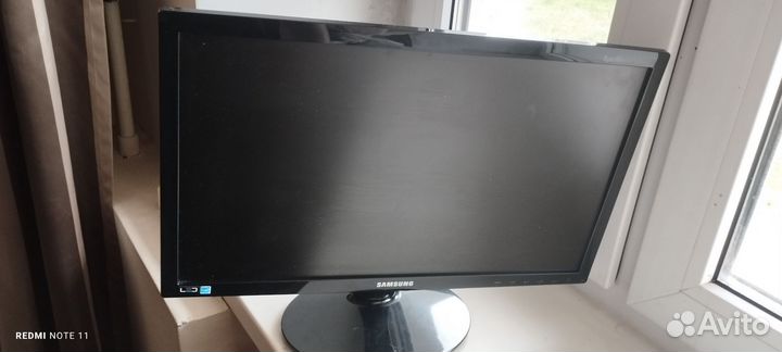 Монитор Samsung 20
