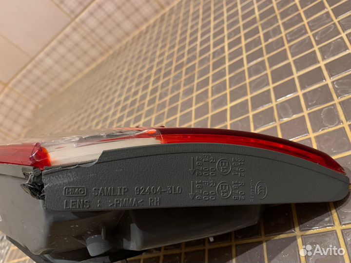 Фонарь задний правый внутренний 924043L022