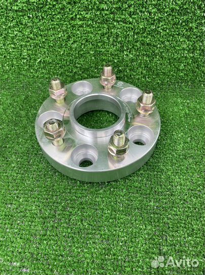 Проставки колёсные на Toyota Camry 20 мм