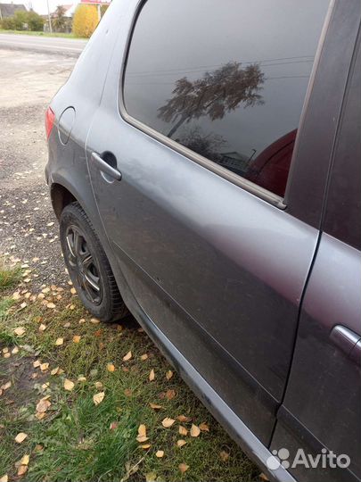 Двери задние Peugeot 307