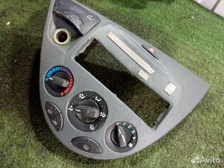 Блок управления климат-контролем Ford Focus split