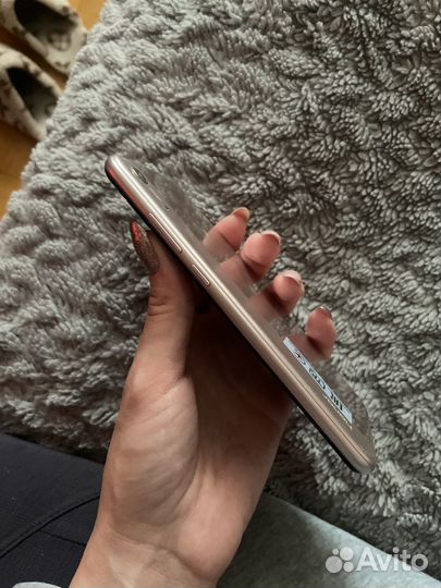 Samsung Galaxy A20, 3/32 ГБ