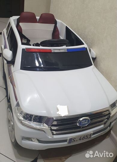 Детский электроавтомобиль