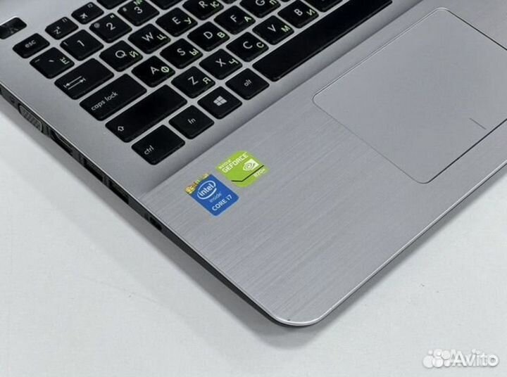 Шустрый Asus Core i7 SSD256g 8G озу GeForce