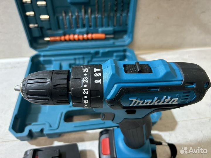 Шуруповерт makita 18v с набором