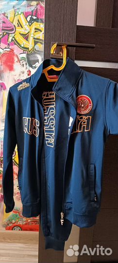 Спортивный костюм новый, размер 140