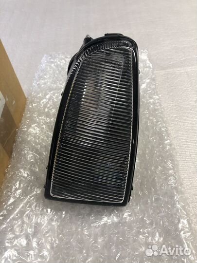 Фара противотуманная Toyota avensis 8121005040