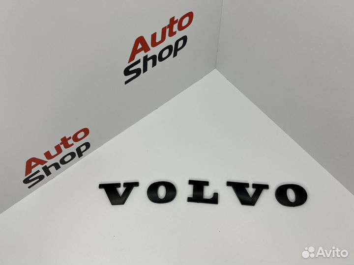 Надпись Volvo на багажник