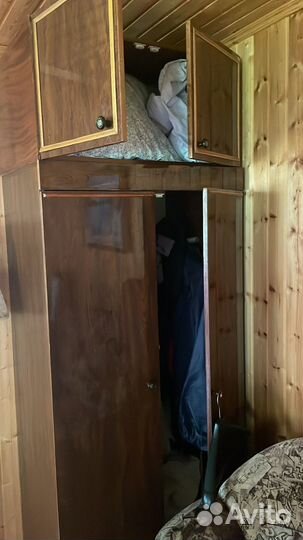 Мебель бесплатно- шкаф платяной, трильяж, тумбв