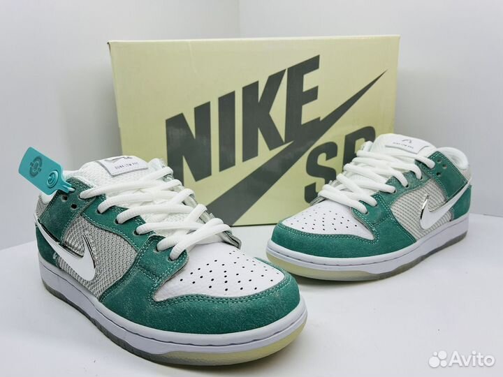 Nike SB Dunk Low April Skateboards