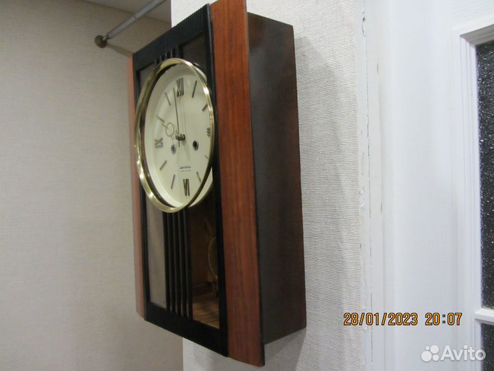 Часы старинные Янтарь в экспортном исполнении
