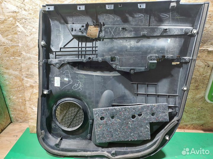 Обшивка двери задняя L G8 toyota Hilux (2015- 2020