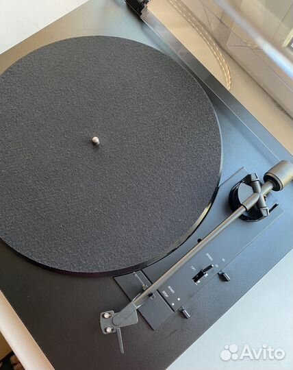 Виниловый проигрыватель Pro-Ject Automat A1