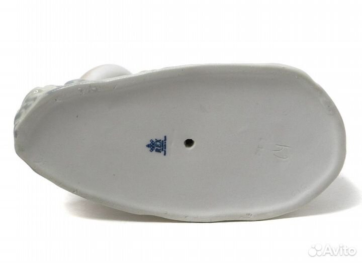 Фарфоровая фигура 