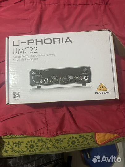 Звуковая карта behringer umc22