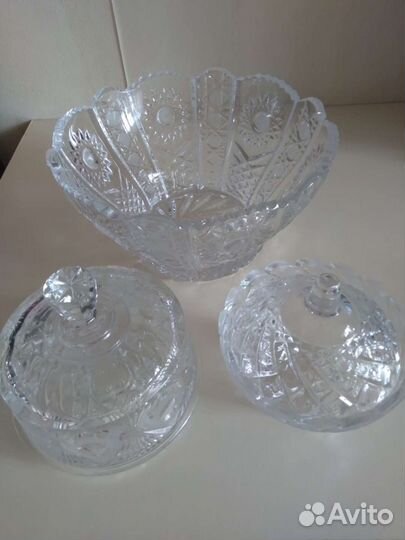 Вазы,маслёнка,сахарница,стаканы,стопки,др хрусталь