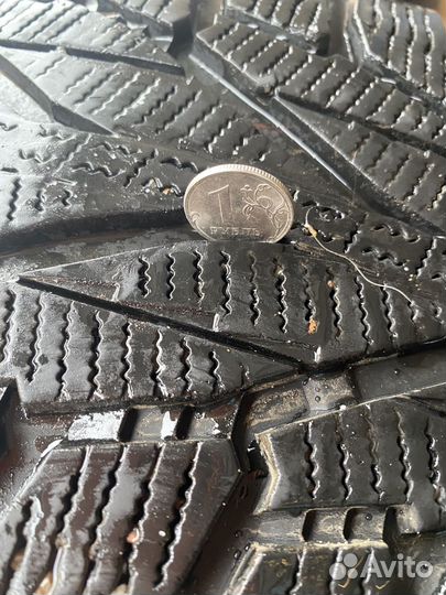 Nokian Tyres Hakkapeliitta R2 SUV 235/60 R17 106R