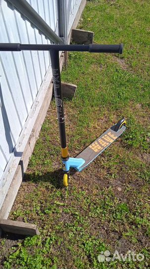 Трюковой самокат Explore