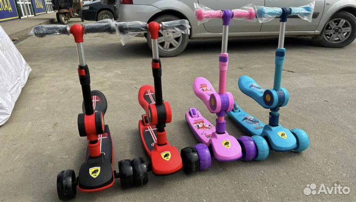 Самокат детский новый