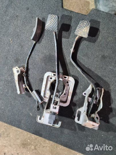 Блок педалей Mitsubishi Lancer 9 4G18 2005