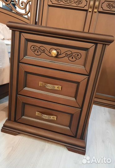 Тумба прикроватная массив Бука