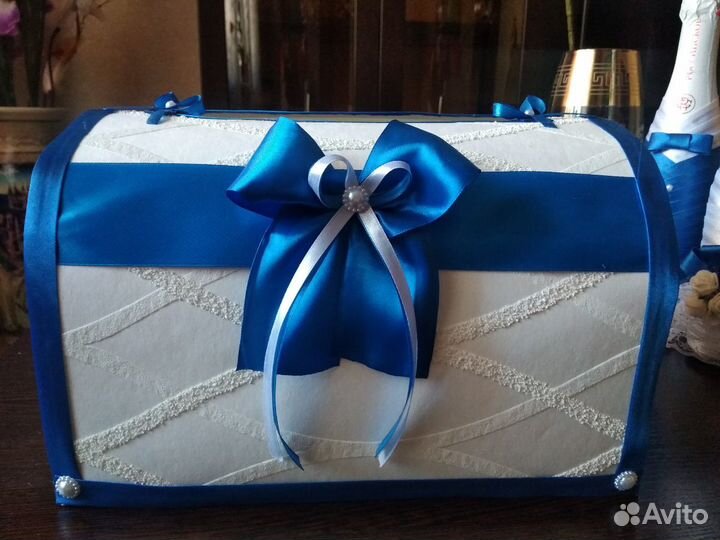 Свадебные бокалы, свечи, казна