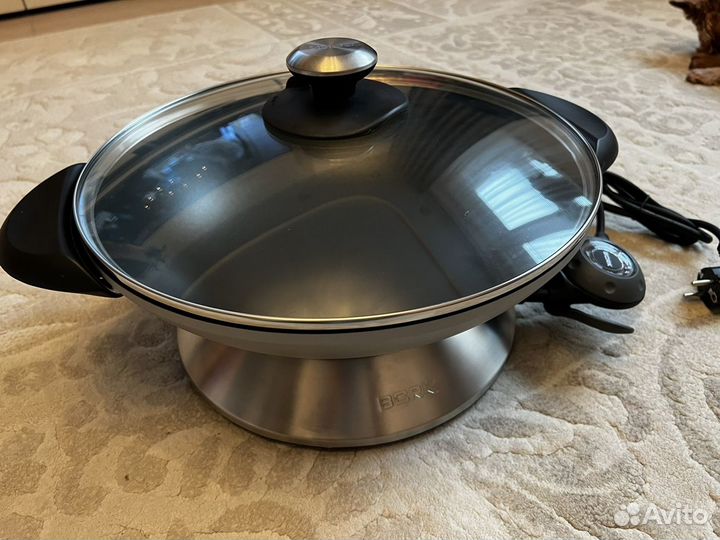 Сковорода вок Bork новая