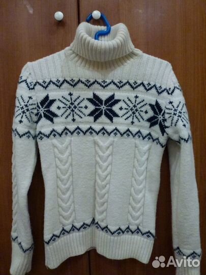 Шерстяной свитер Р. 42-46