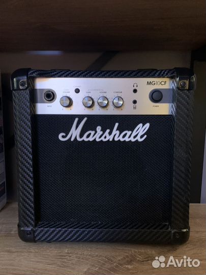 Гитарный комбоусилитель Marshall MG10CF