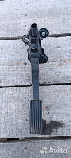 Педаль газа Митсубиси Лансер 10