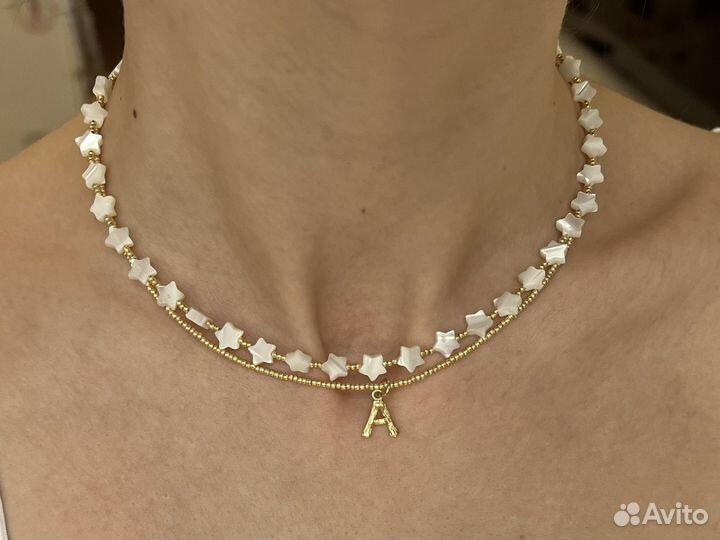 Колье чокер с буквой