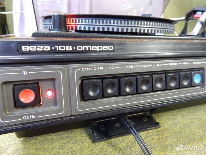 Проигрыватель пластинок Вега 108