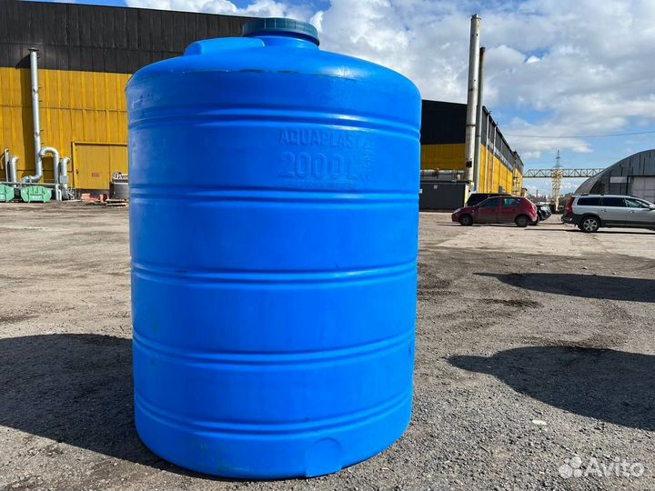 Резервуар пластиковый 2 тонны для гсм и топлива (в