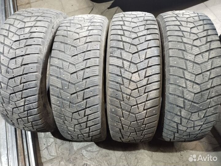 Hankook Winter I'Pike 215/65 R16C