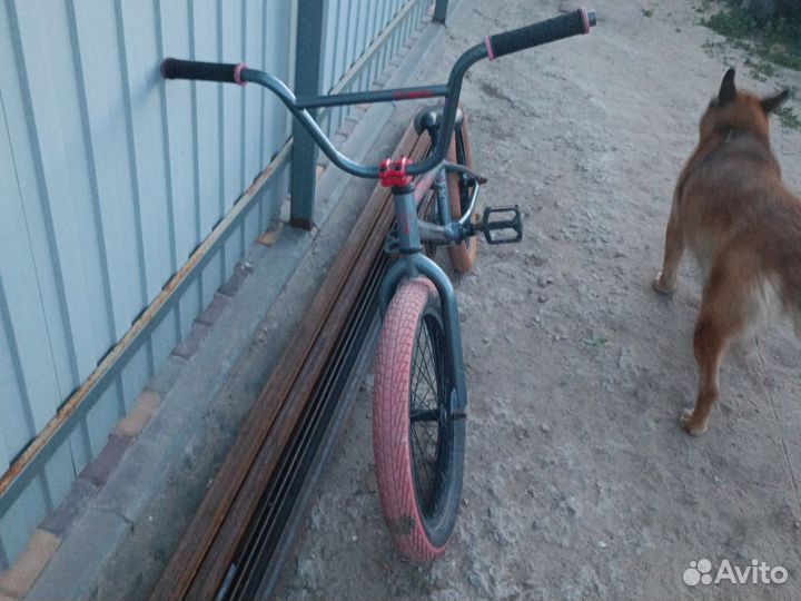 Трюковой велосипед BMX