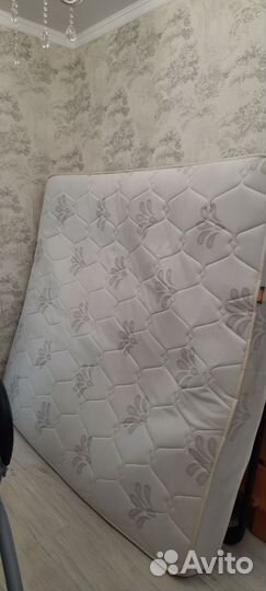 Матрас 180 200 бу