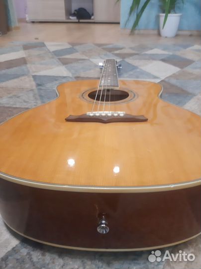 Акустическая гитара