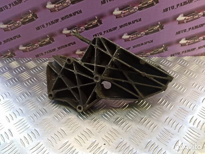 Кронштейн промежуточного вала Mercedes-Benz Vito