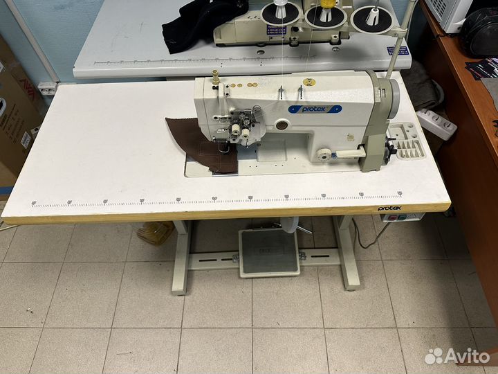 Промышленная двухигольная швейная машина