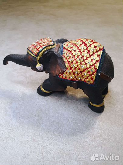 Статуэтка слон