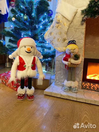 Снеговик под елку